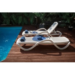 Шезлонг-лежак пластиковый Elegia Prosto плетеный белый