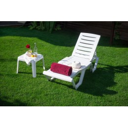 Шезлонг-лежак пластиковый Rico Prosto белый